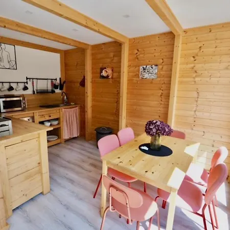 Pomale Vendeghaz 펜션