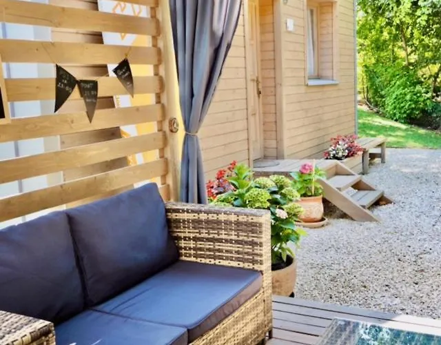 Pomale Vendeghaz * Révfülöp