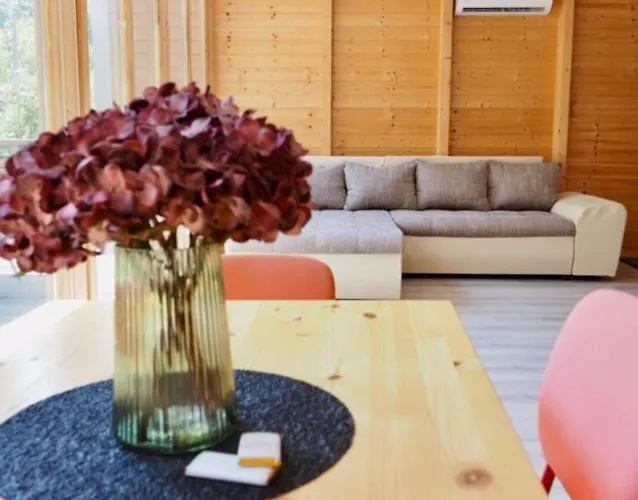 Pomale Vendeghaz Ferienhaus *